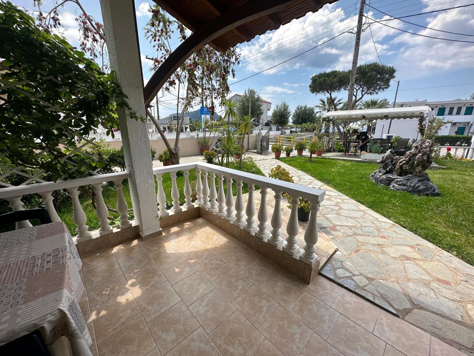 The Flower Apartments Toroni Extérieur photo