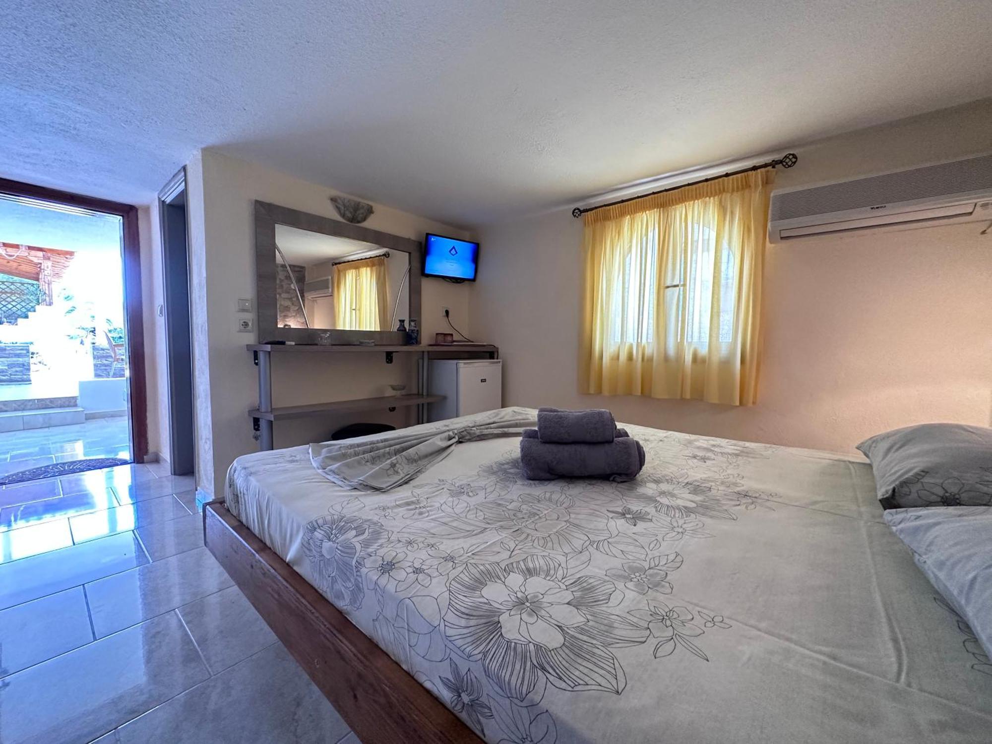 The Flower Apartments Toroni Extérieur photo